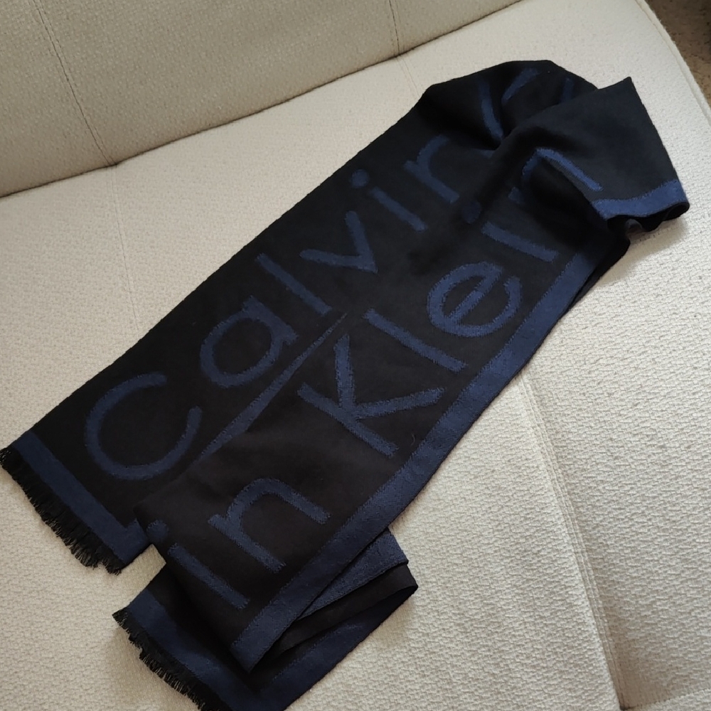 Calvin Klein Black and Blue Scarf